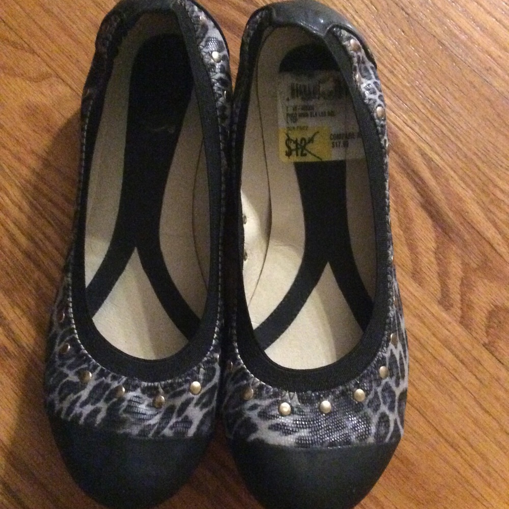 Leopard print flats